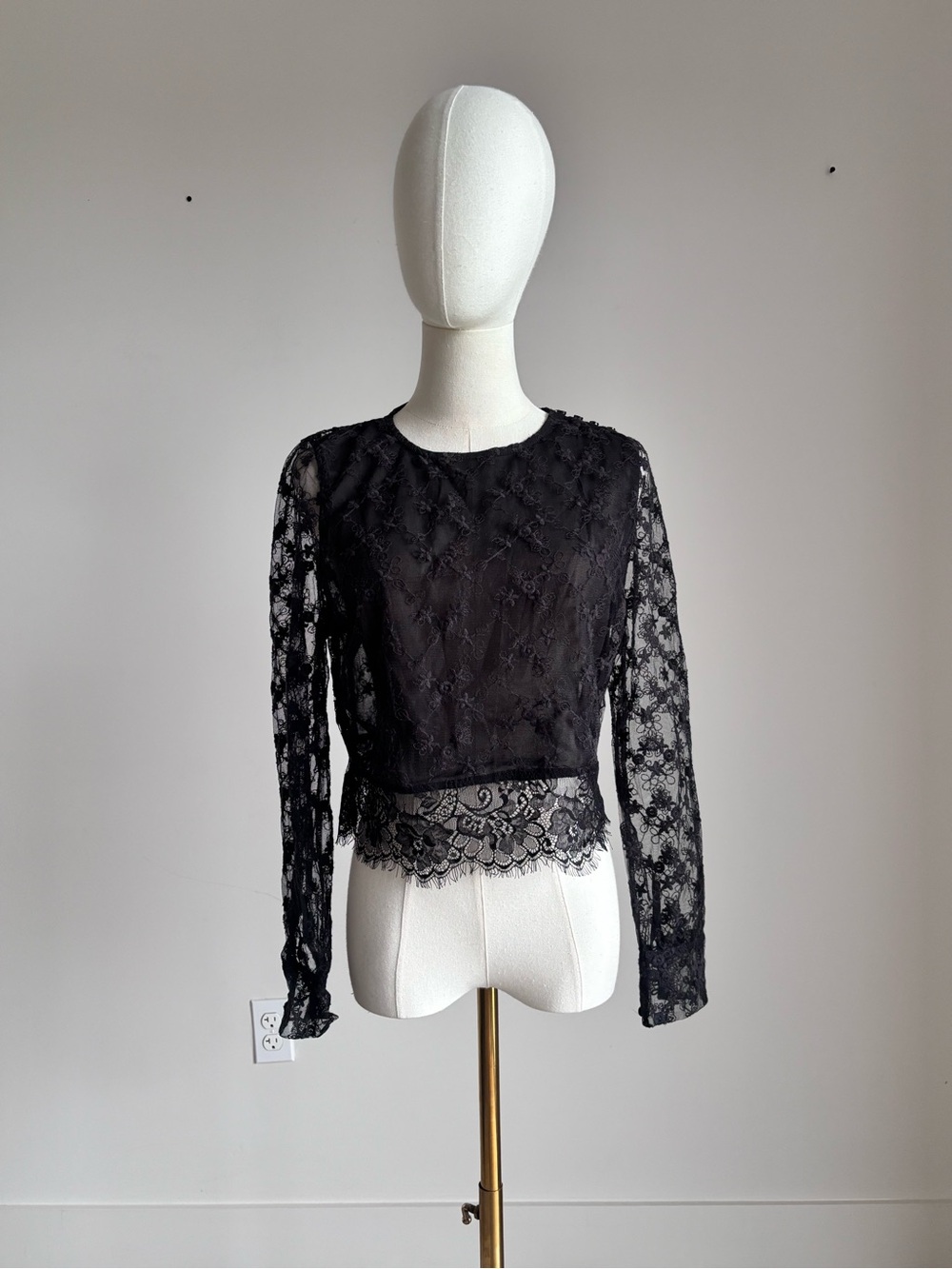 faisca black floral sheer lace long sleeve crop top size large